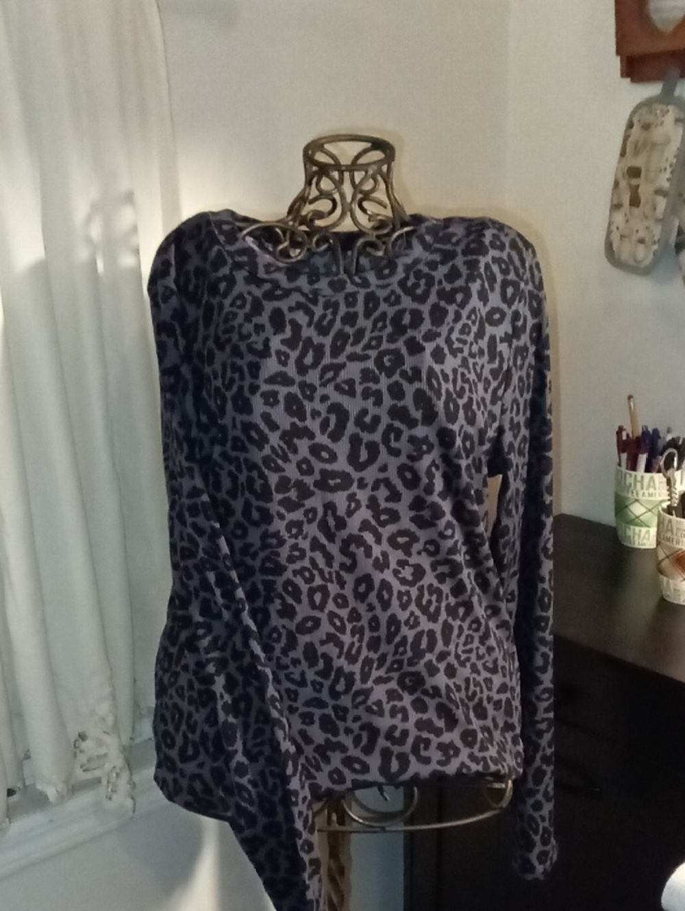 No Boundaries Black and Gray Leopard Print Long Sleeve Tee